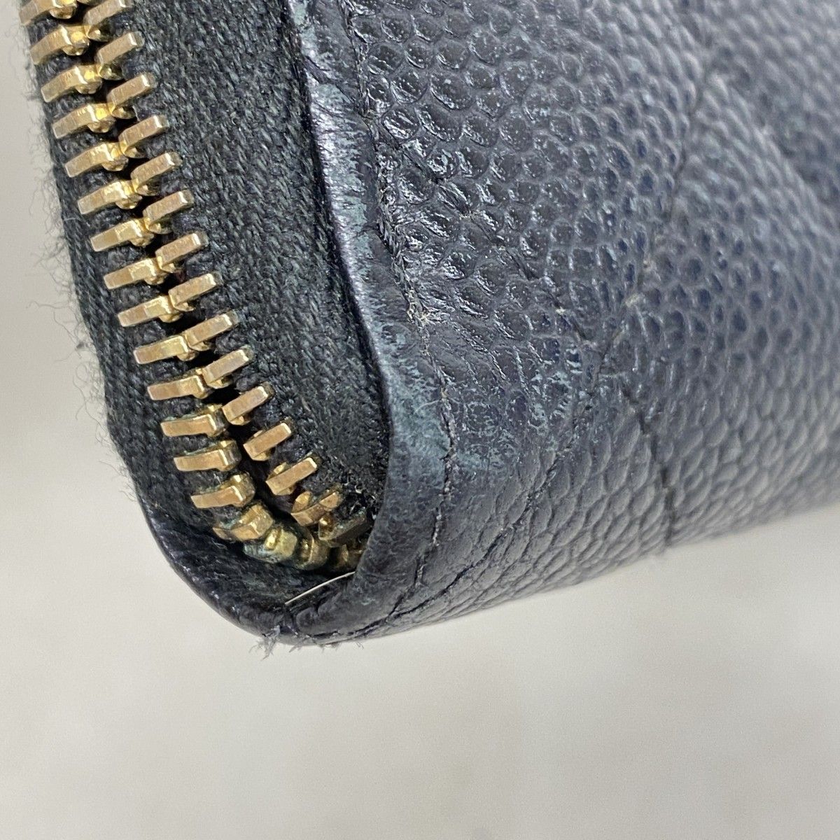 Chanel Wallet Quilted Caviar Leather Black Champagne Gold — view 5