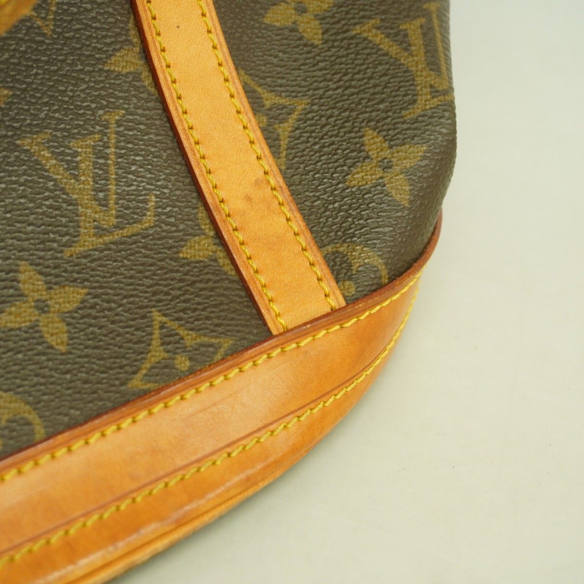 Louis Vuitton Tote Monogram Bucket GM Brown — view 8