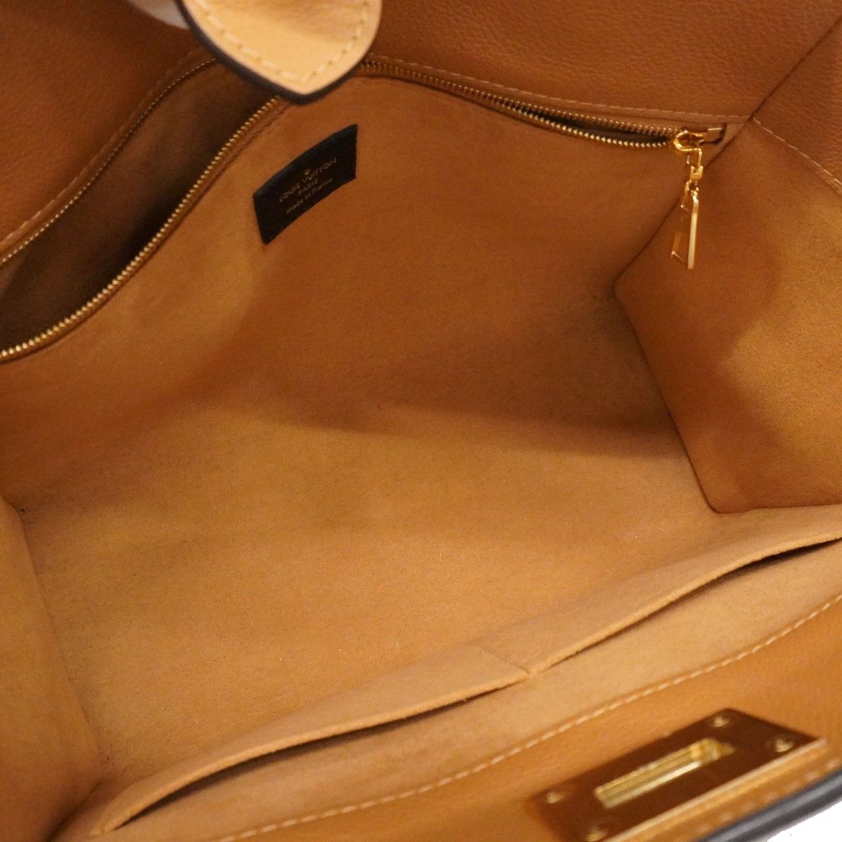 Louis Vuitton Tote Monogram on My Side MM Noir — view 4