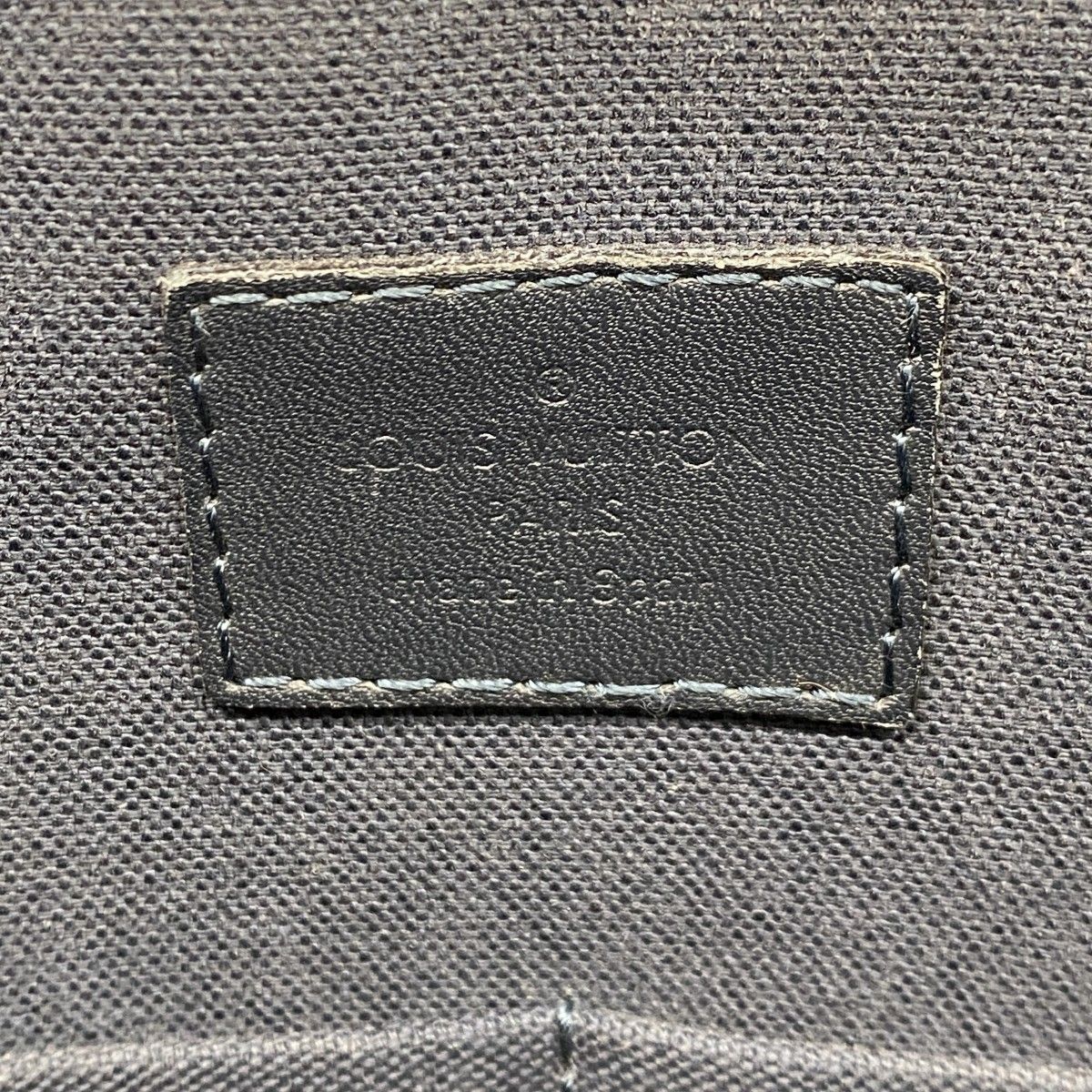 Louis Vuitton Shoulder Bag Damier Infini District PM Cosmos — view 5