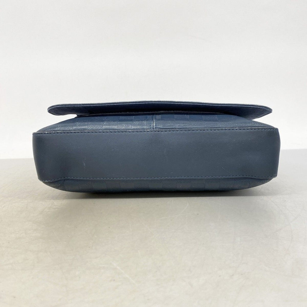 Louis Vuitton Shoulder Bag Damier Infini District PM Cosmos — view 3