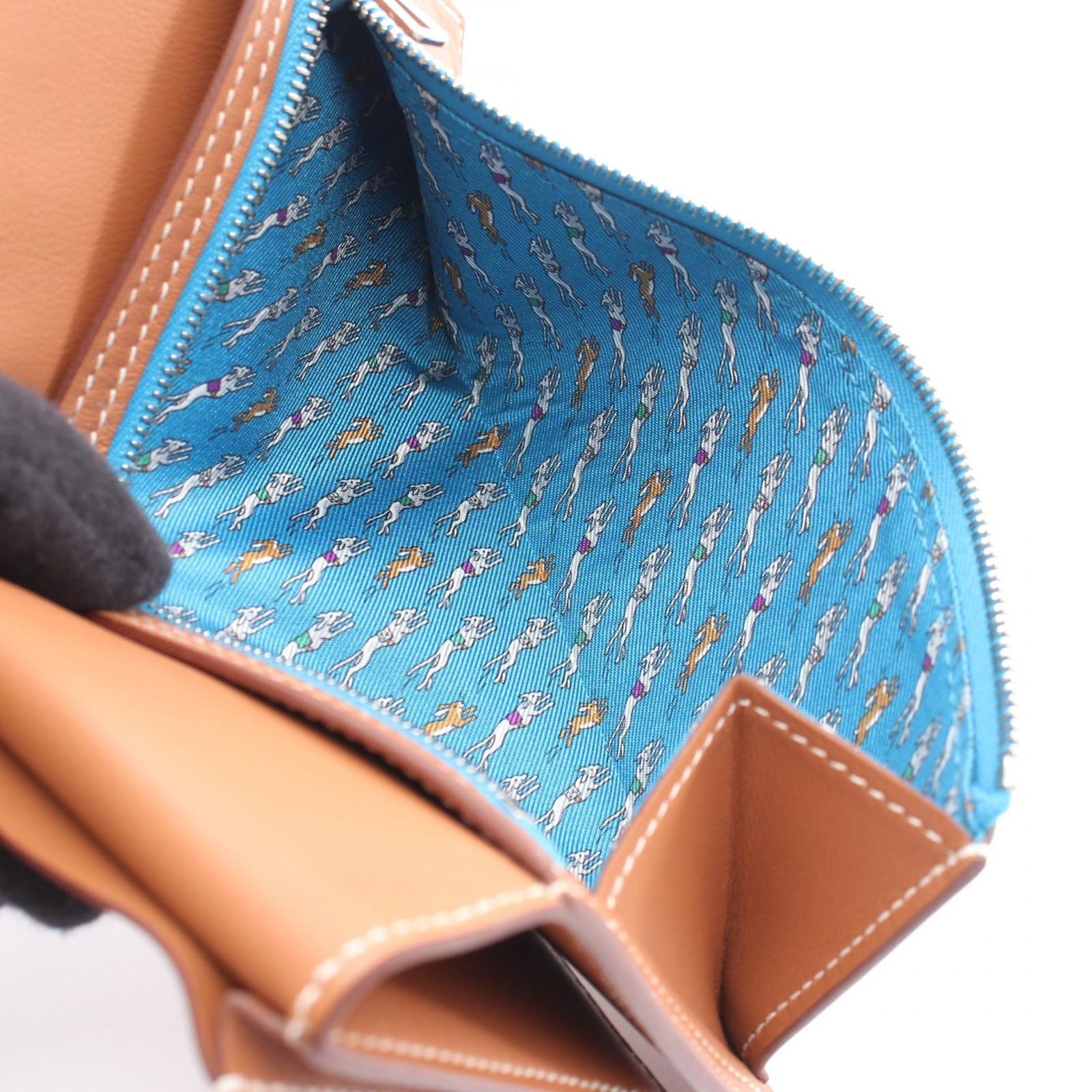 Hermes Bifold Wallet Citizen Twill Long Silk in Gold Leather — view 6