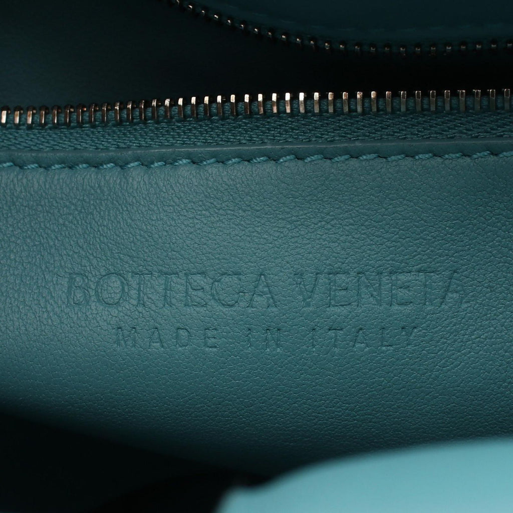 Bottega Veneta Shoulder Bag Padded Cassette Intrecciato Blue Leather Maxi — view 4