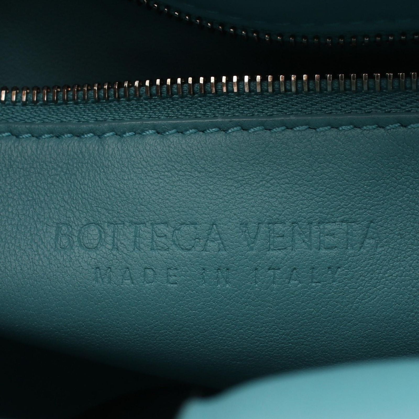 Bottega Veneta Shoulder Bag Padded Cassette Intrecciato Blue Leather Maxi — view 4