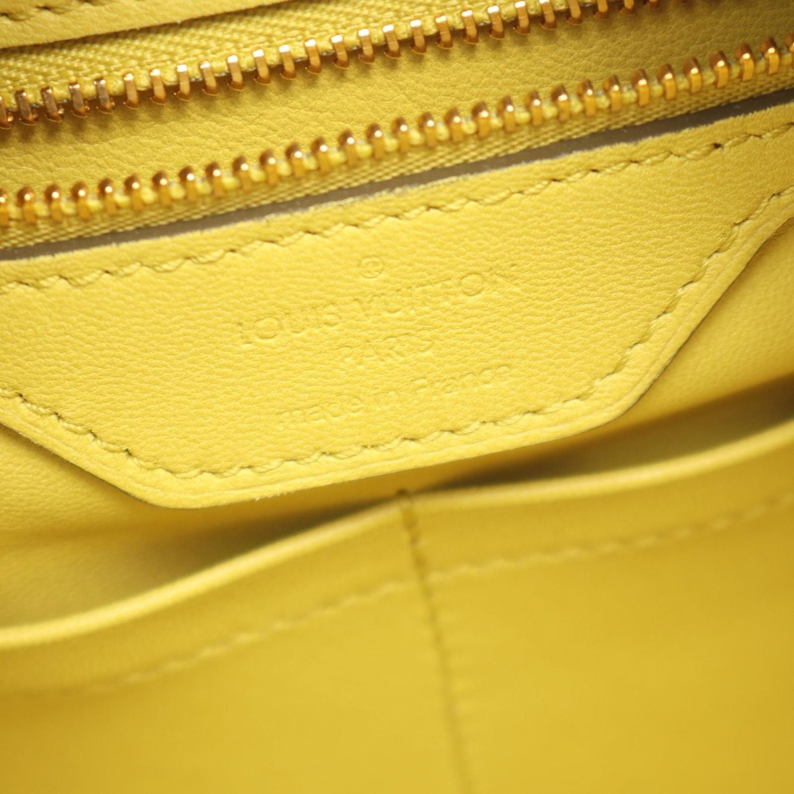 Louis Vuitton Handbag Miraris Beige Exotic Cles the — view 4