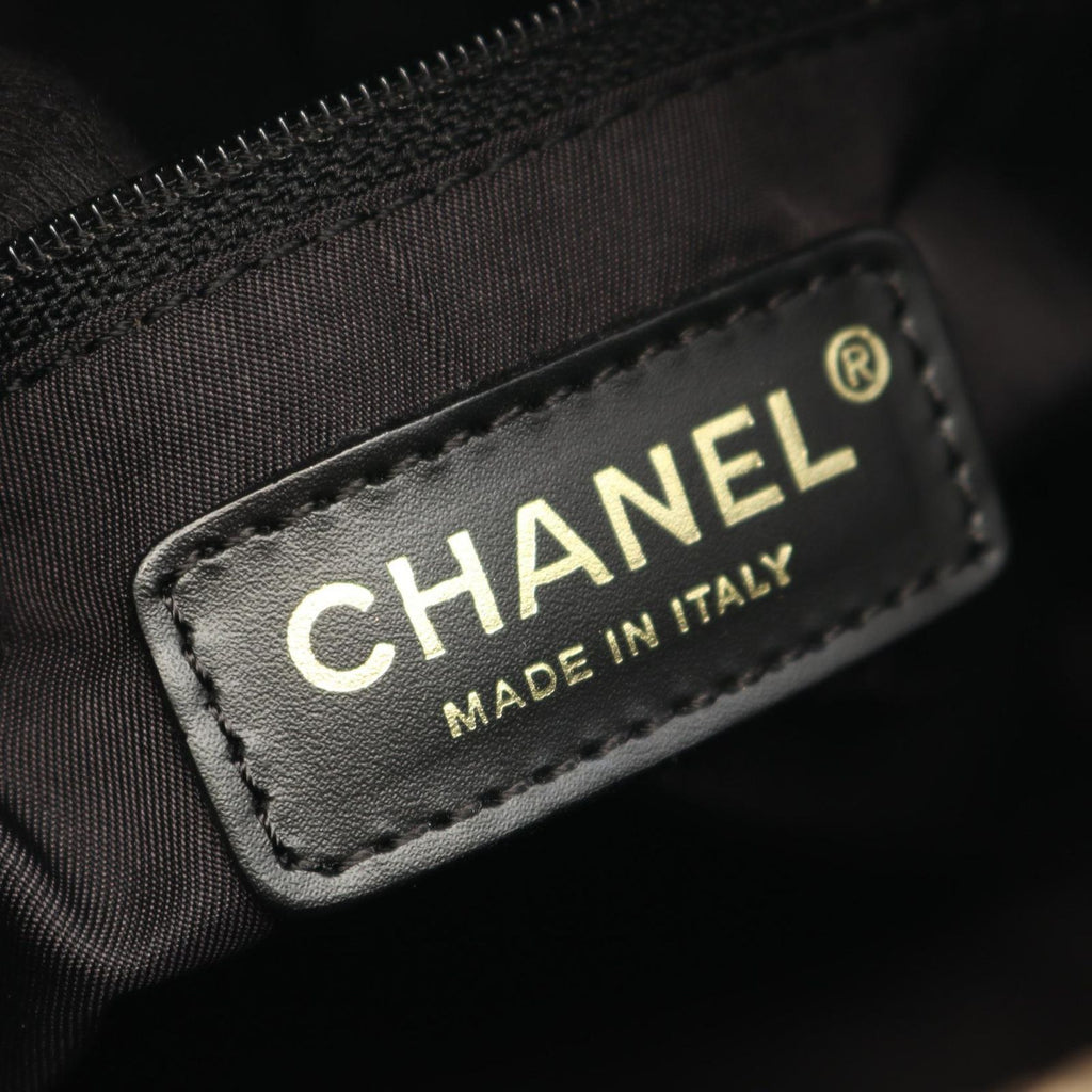 Chanel Tote New Travel Line GM Black Leather GM — view 4