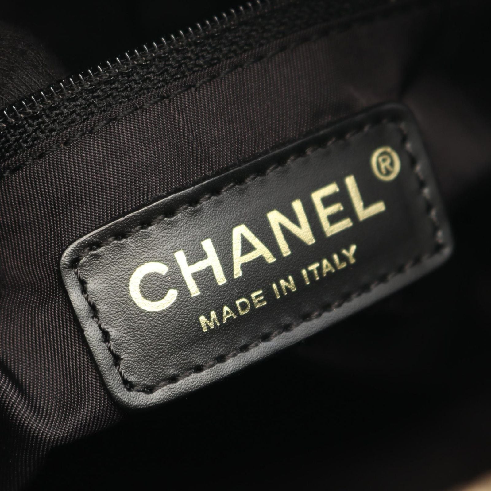Chanel Tote New Travel Line GM Black Leather GM — view 4