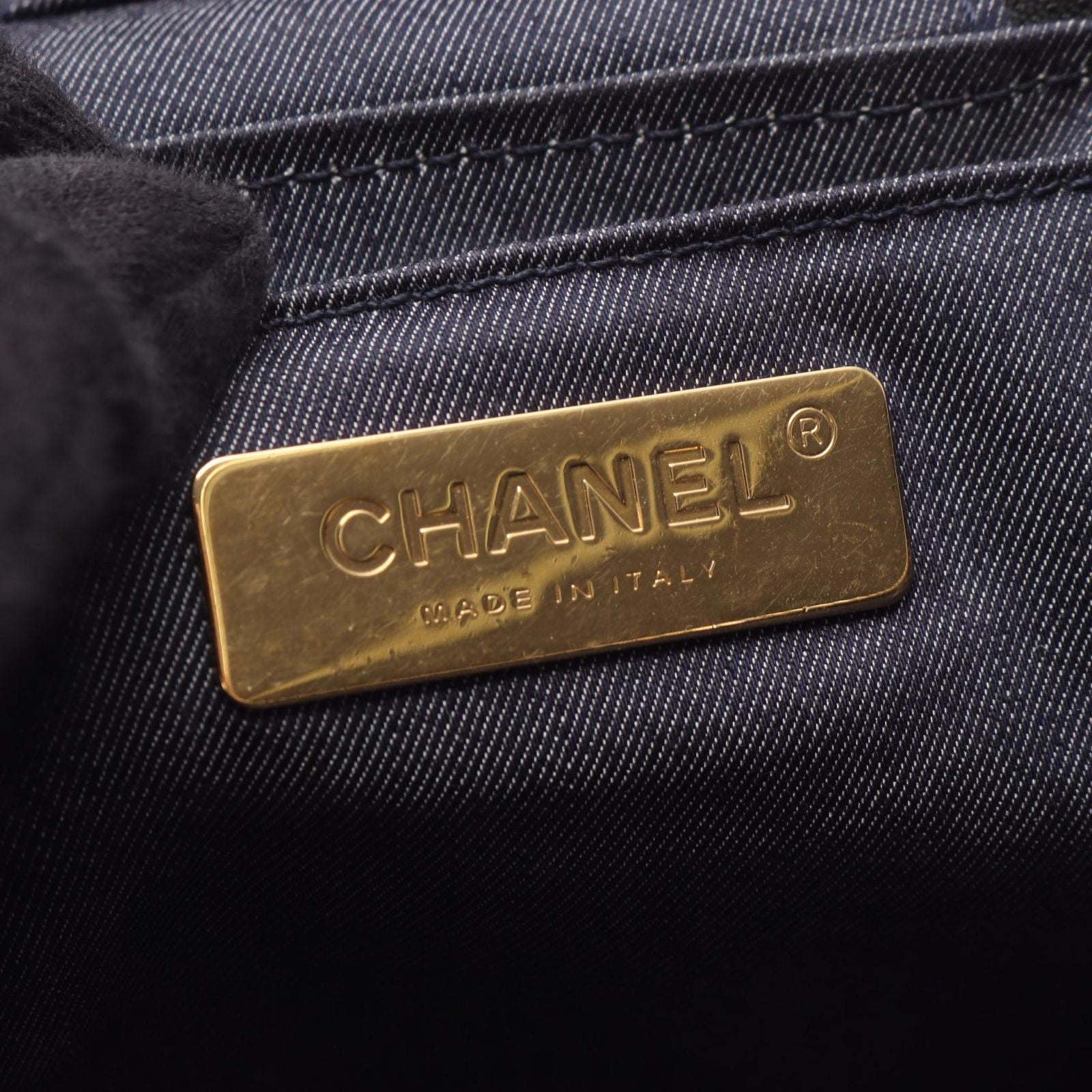 Chanel Handbag CC Logo 2-Way Black Lambskin CC Vanity Chain — view 4