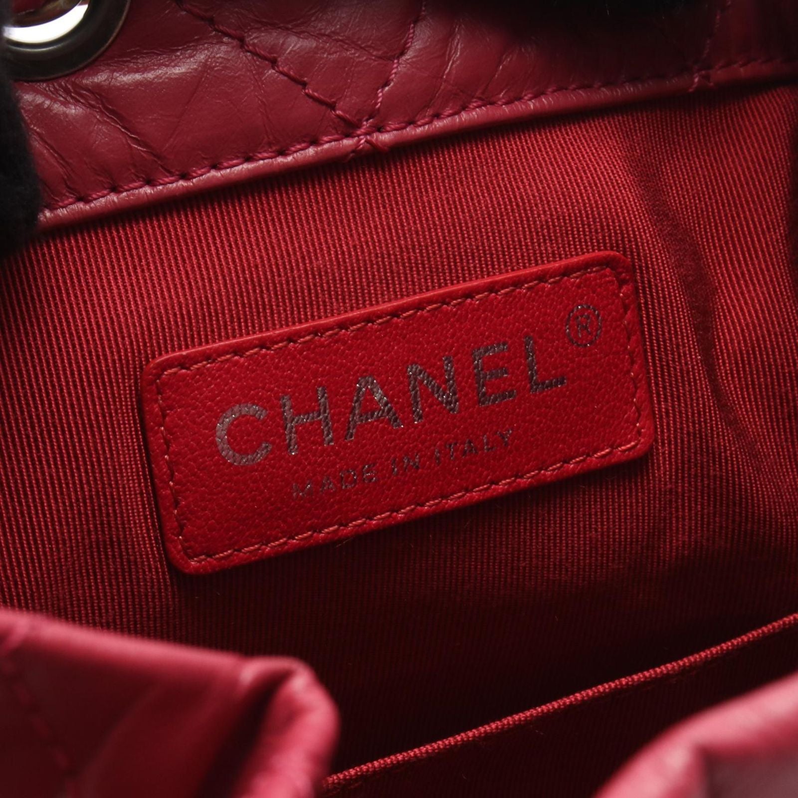 Chanel Backpack Gabriel Small Magenta Leather de Chain — view 4