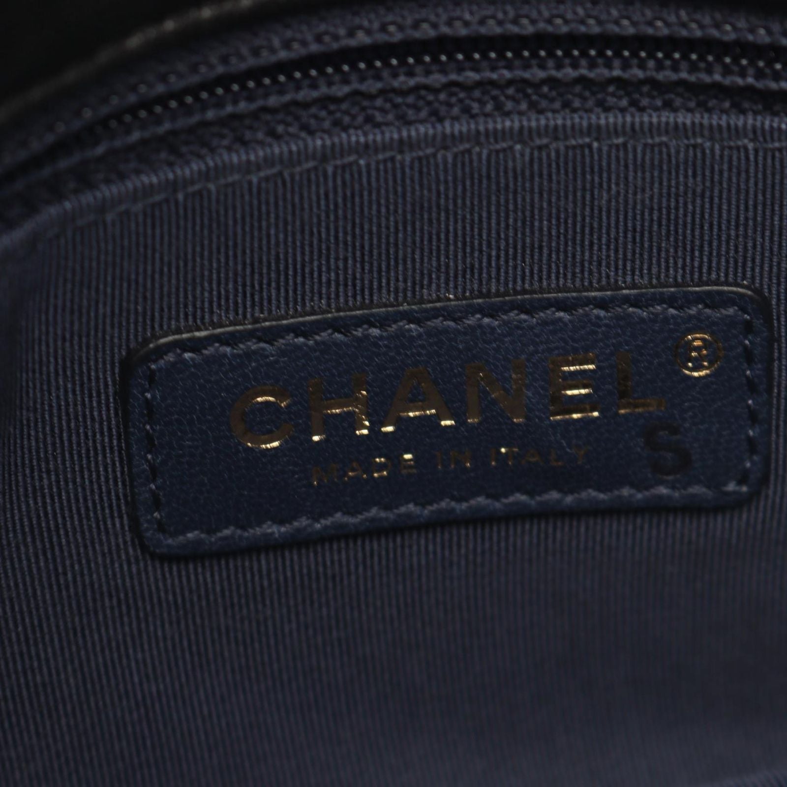 Chanel Shoulder Bag Blanc Stitch Navy Leather Small — view 5