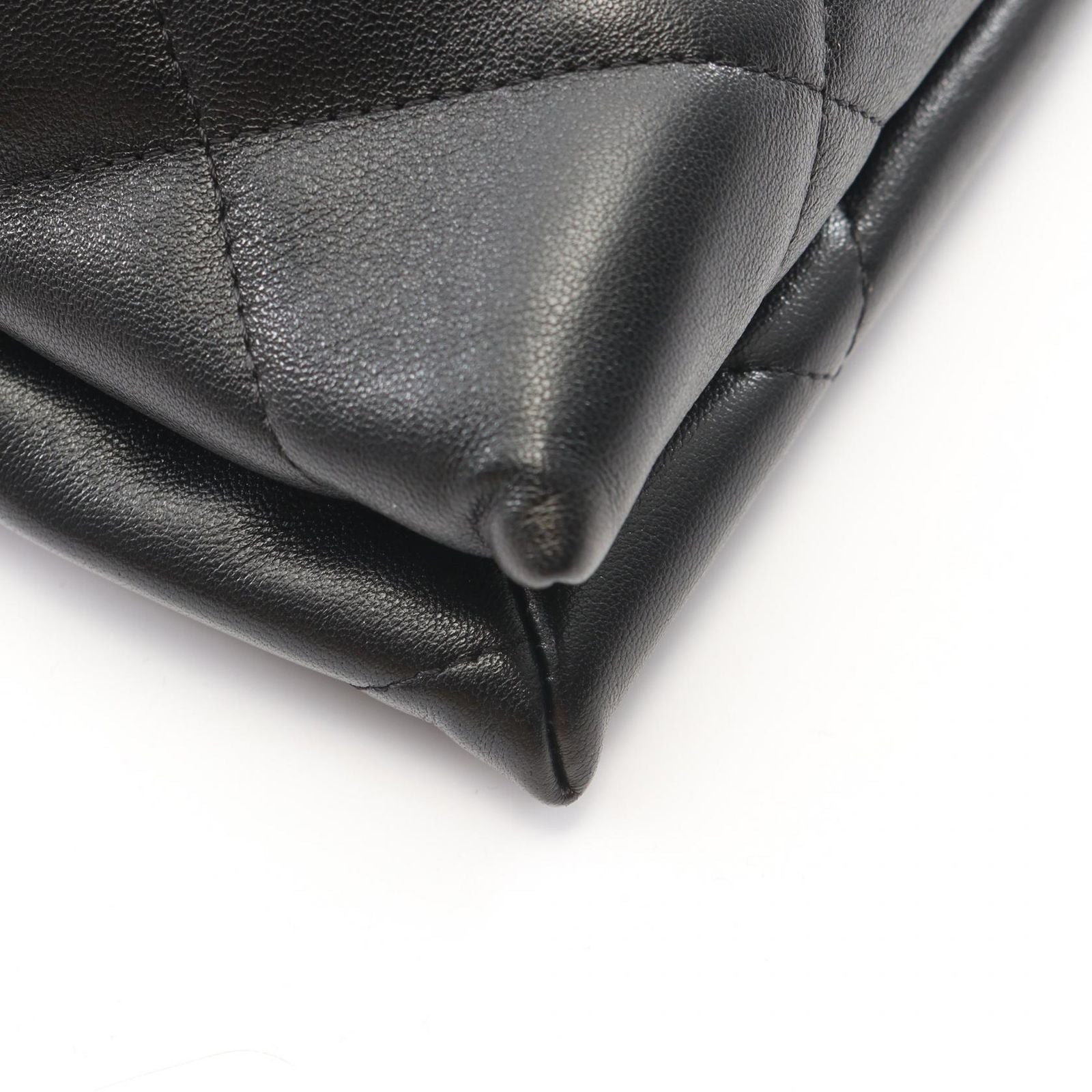 Chanel Shoulder Bag 19 Quilted 2-Way Black Lambskin 19 Mini Chain — view 6