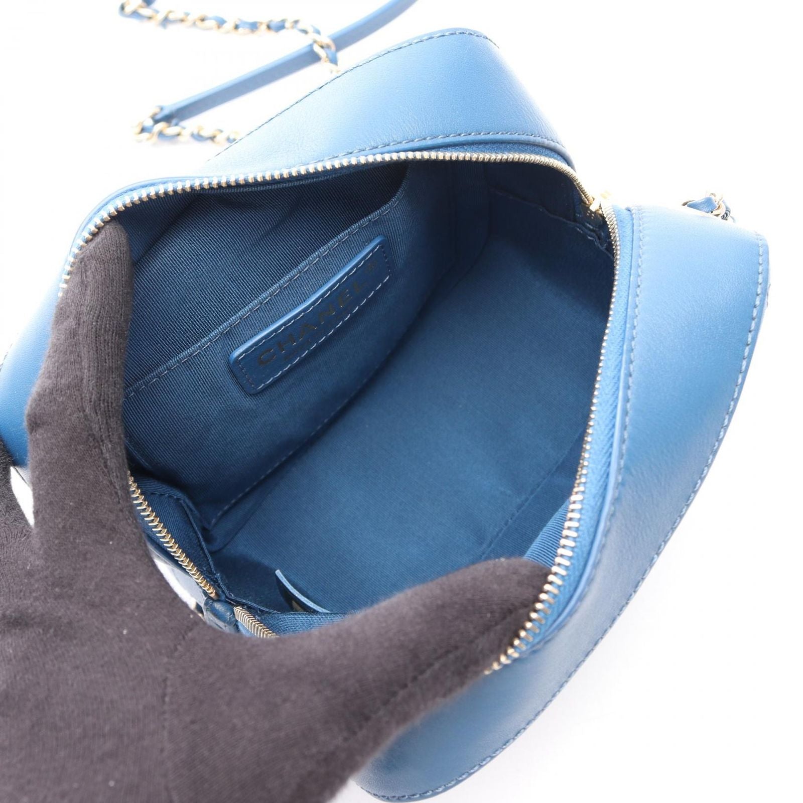 Chanel Shoulder Bag Quilted Small Blue Leather — view 3