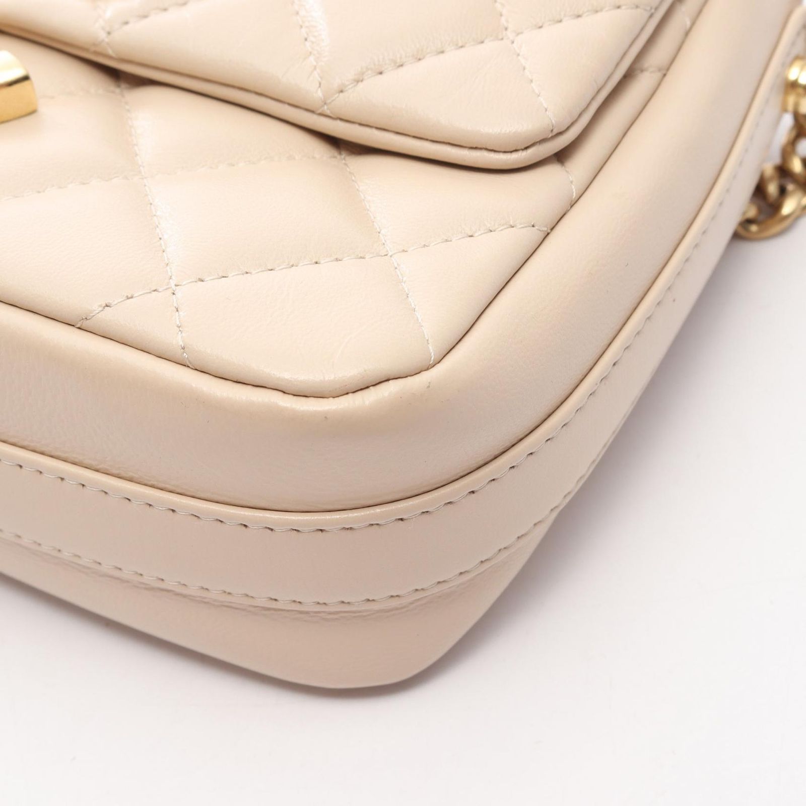 Chanel Shoulder Bag Quilted Beige Leather CC Logo Chain — view 8