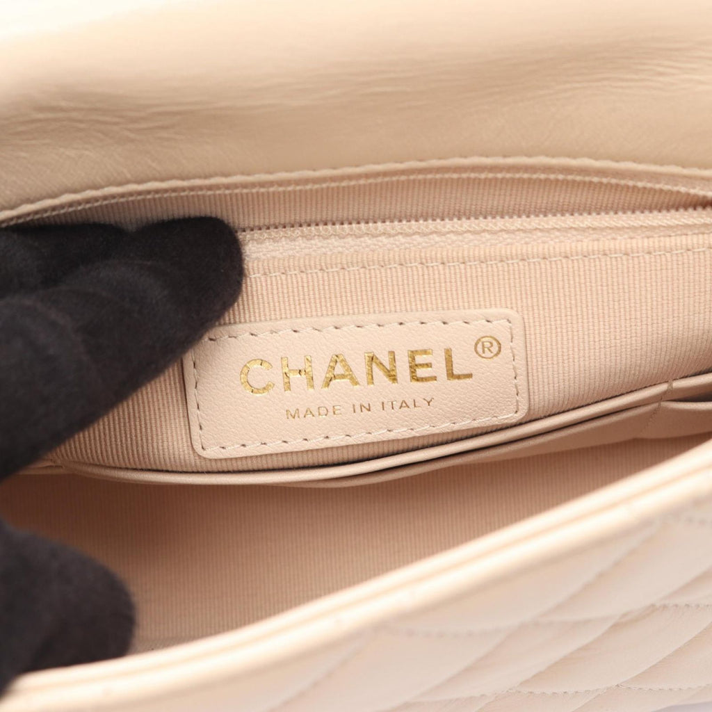 Chanel Shoulder Bag Quilted Beige Leather CC Logo Chain — view 4