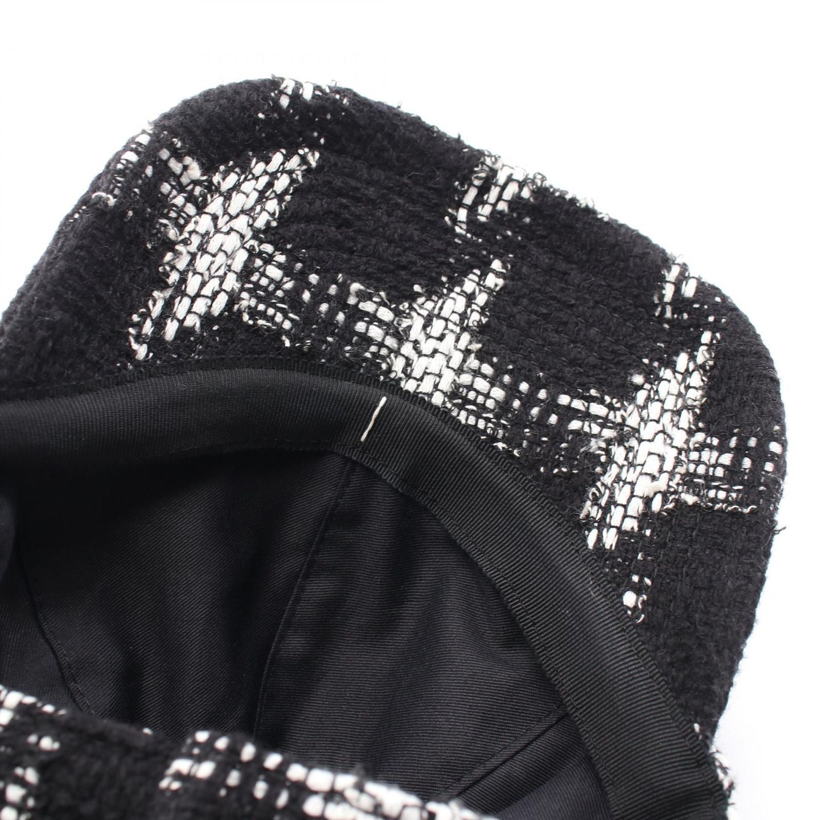 Chanel Cap CC Logo Wool Leather Cap — view 6