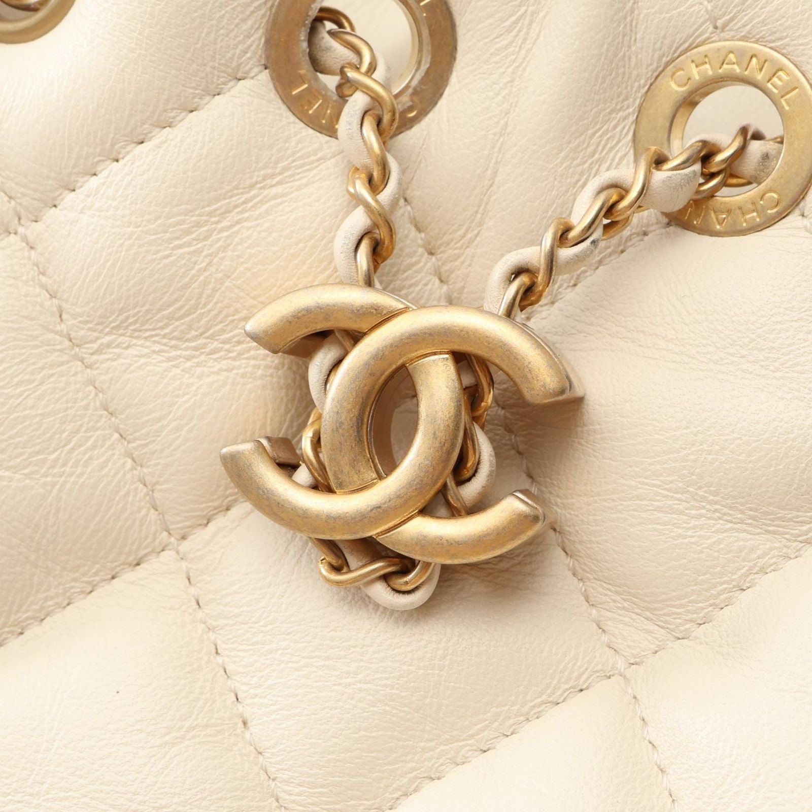 Chanel Shoulder Bag Quilted Drawstring Off White Lambskin — view 7