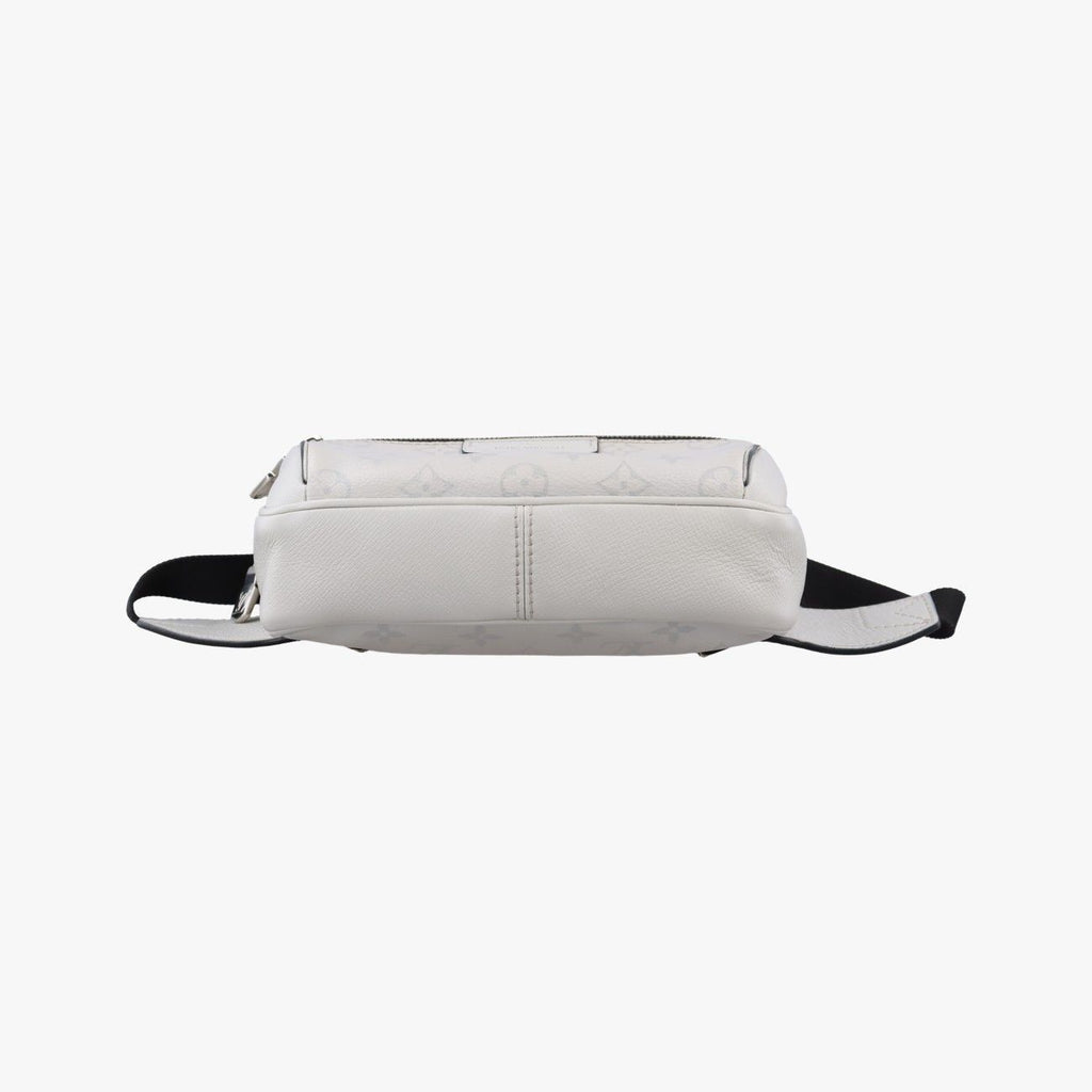 Louis Vuitton Outdoor Taigarama Antarctica Taiga Handbag — view 3