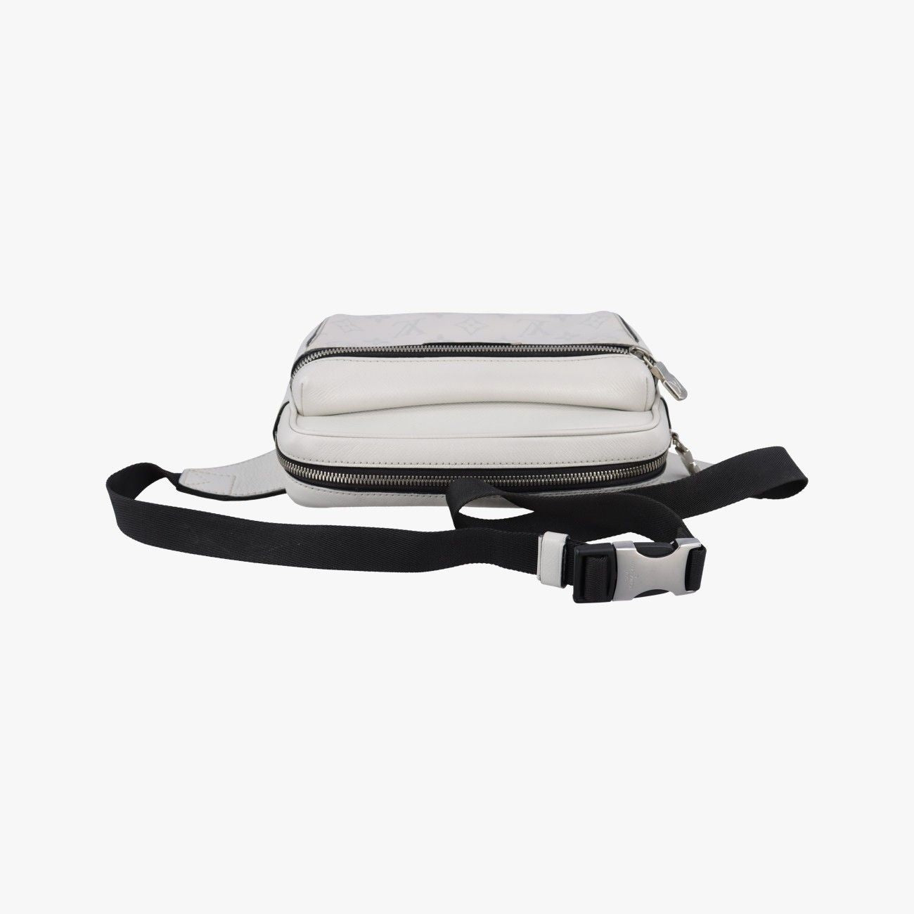Louis Vuitton Outdoor Taigarama Antarctica Taiga Handbag — view 8