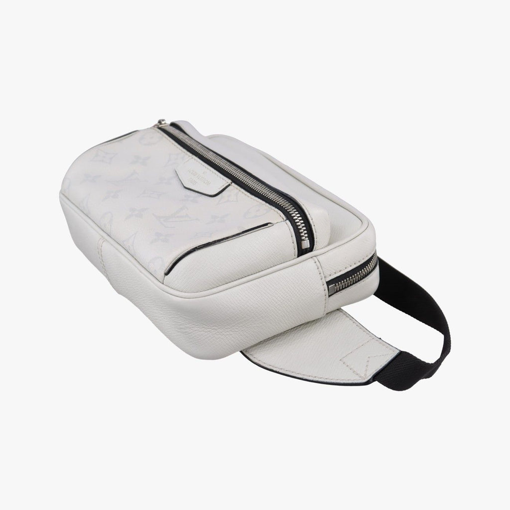 Louis Vuitton Outdoor Taigarama Antarctica Taiga Handbag — view 4