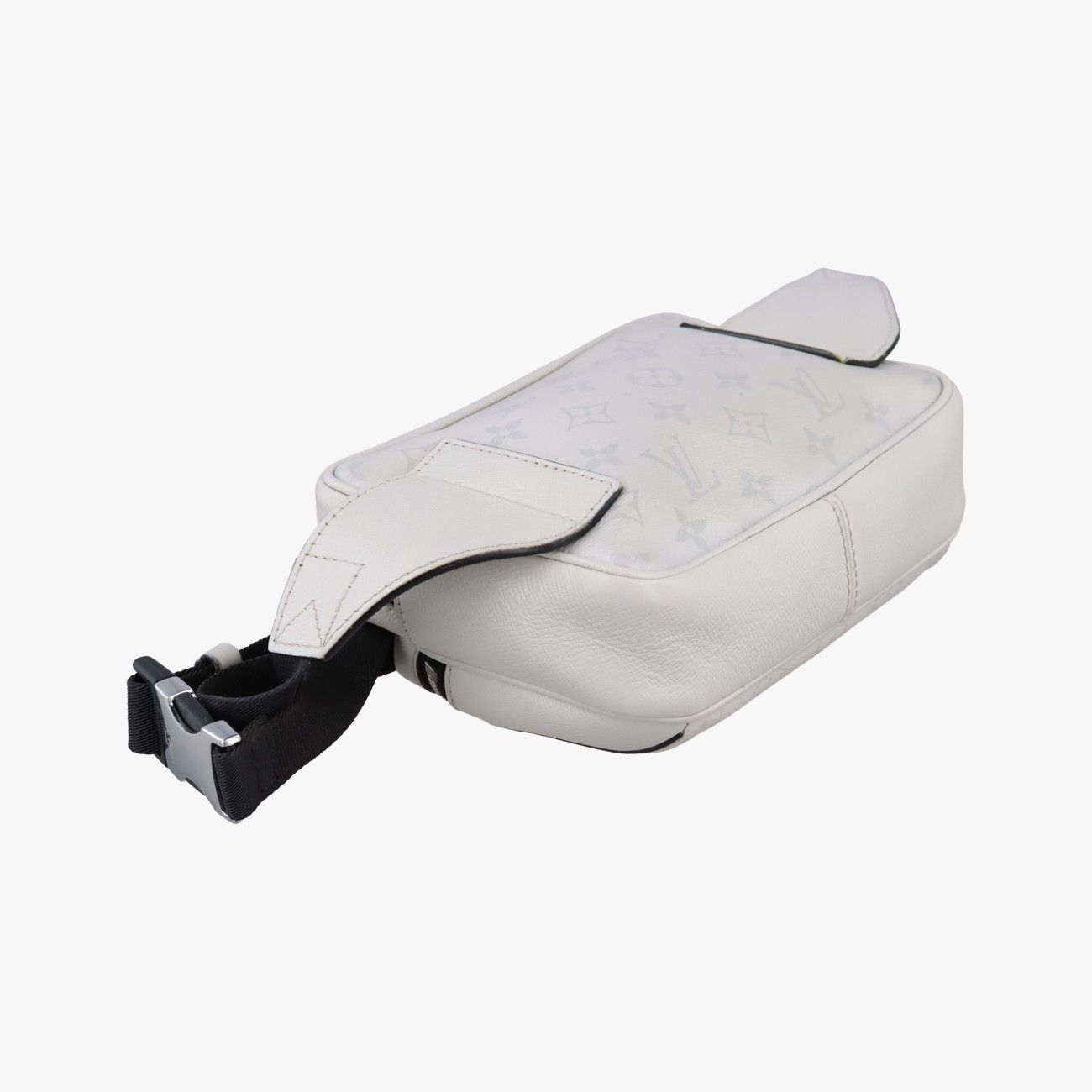 Louis Vuitton Outdoor Taigarama Antarctica Taiga Handbag — view 7
