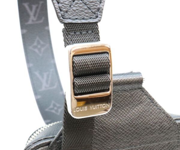 Louis Vuitton Taiga Llama Outdoor Sling — view 6