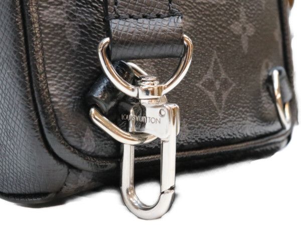 Louis Vuitton Taiga Llama Outdoor Sling — view 7