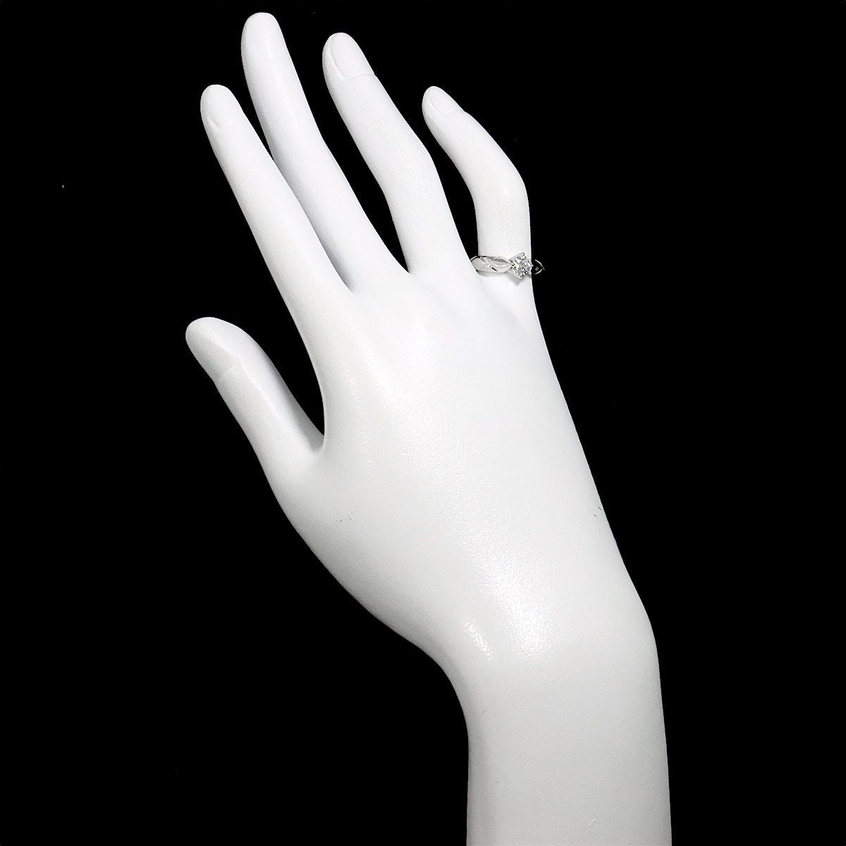 Chanel Quilted Engagement Ring Diamond Pt Platinum — view 9