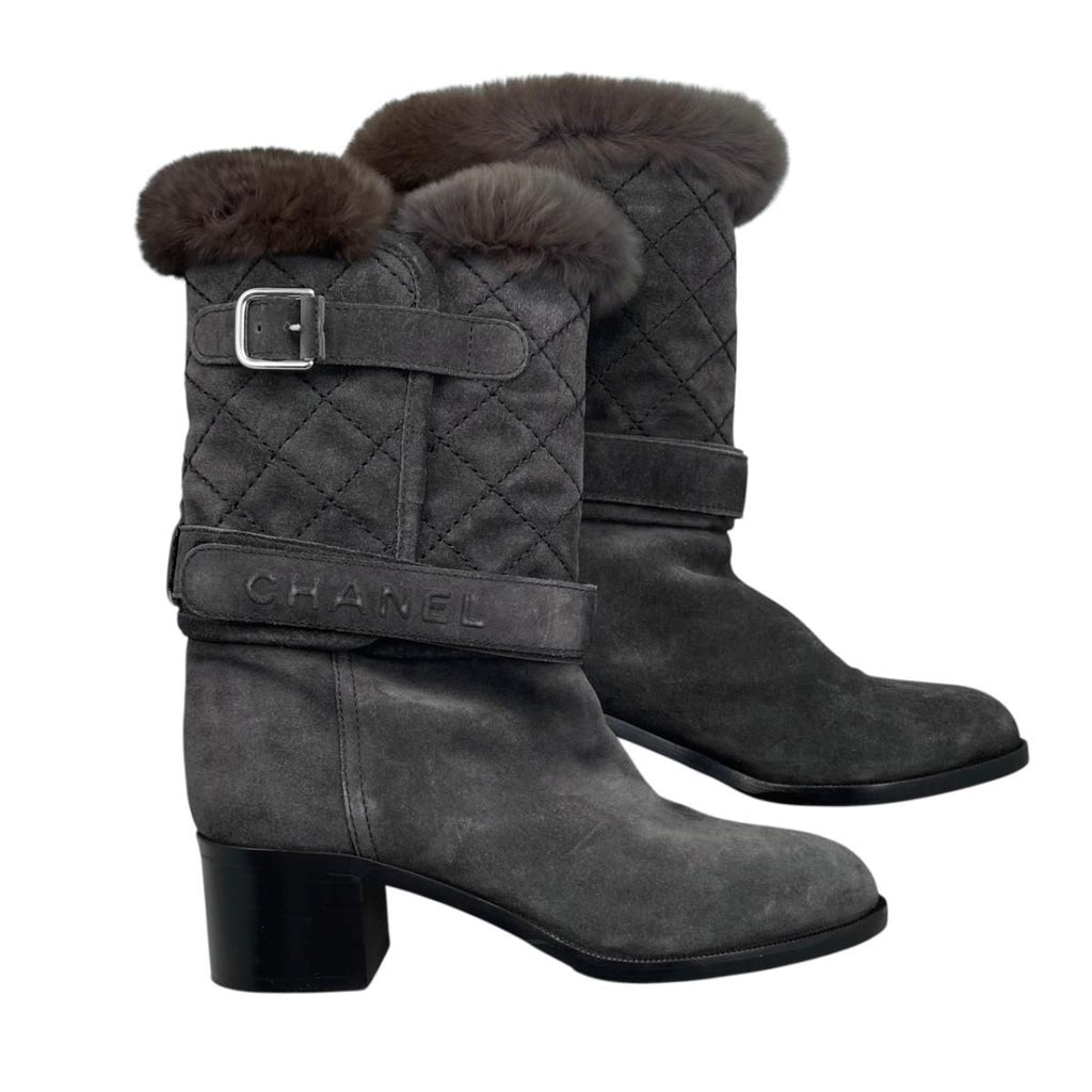 Chanel Middle Boots Quilted Embossed Logo 38.5 Suede Fur Gray Silver — view 9