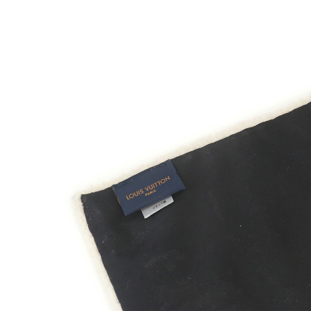 Louis Vuitton Echarpe Shearling Scarf White Black Winter — view 4