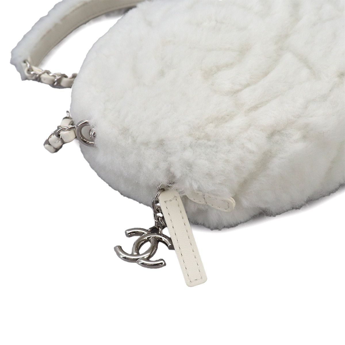 Chanel Chain Shoulder Bag Shearling Leather White — view 9