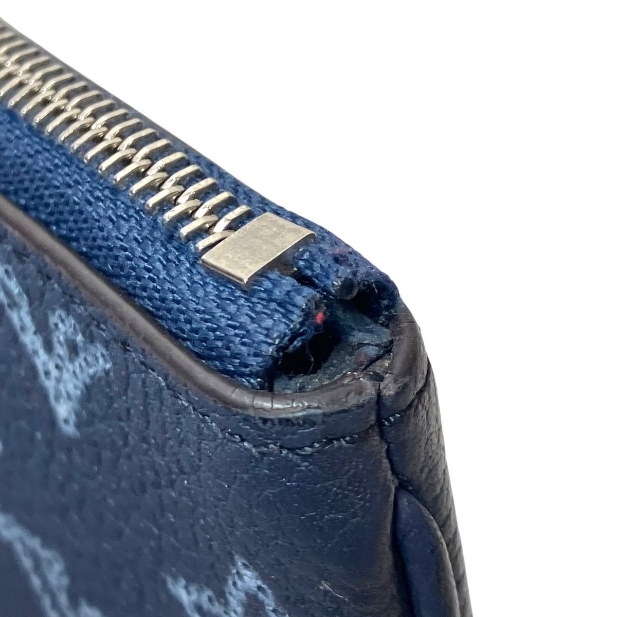 Louis Vuitton Pochette Cles Mahina Calf Leather — view 8