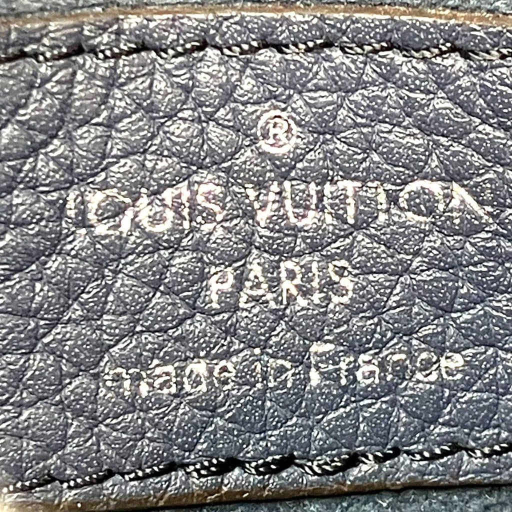Louis Vuitton Pochette Cles Mahina Calf Leather — view 4