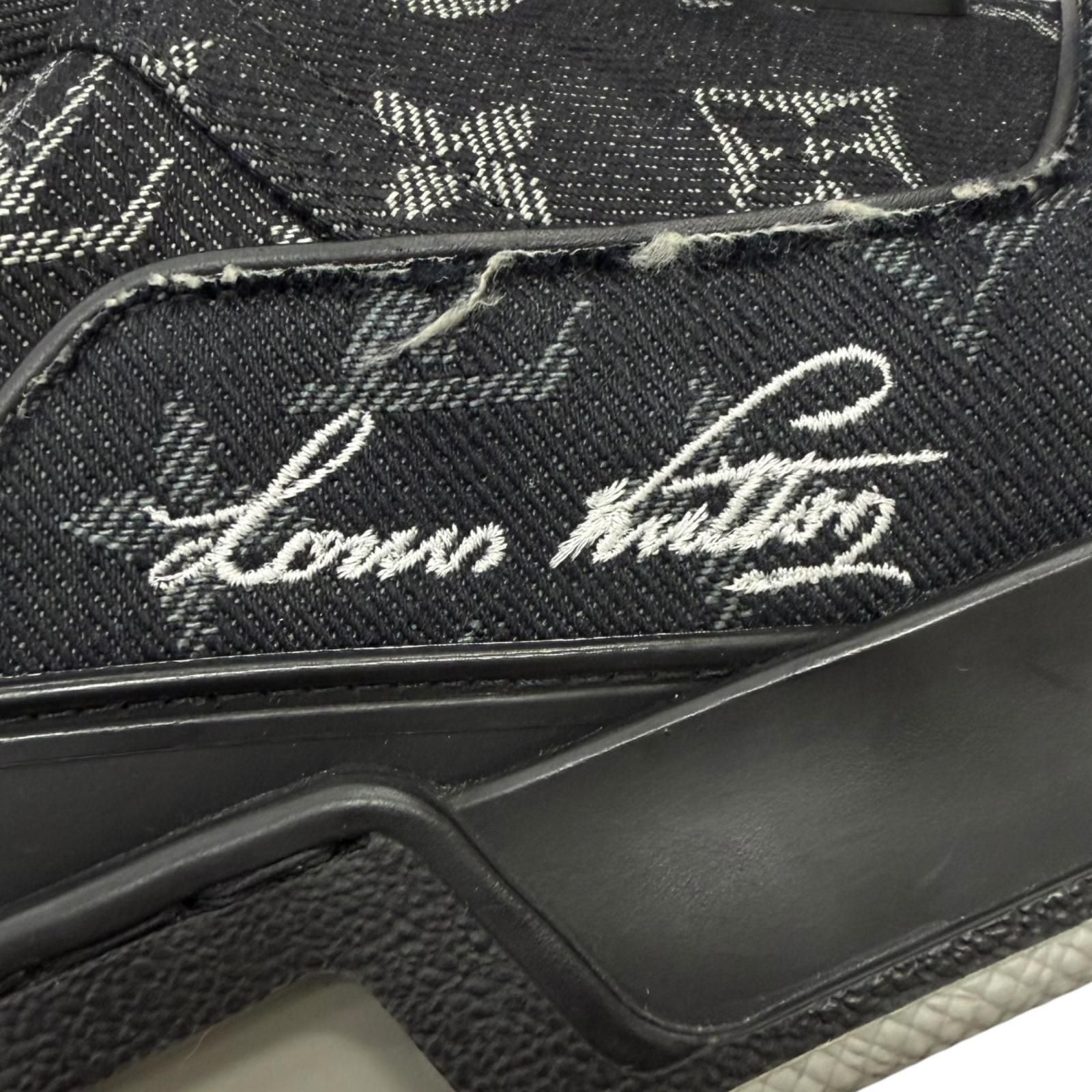 Louis Vuitton LV Trainers Line Monogram Denim Low Cut Sneakers Black 9.5 — view 6