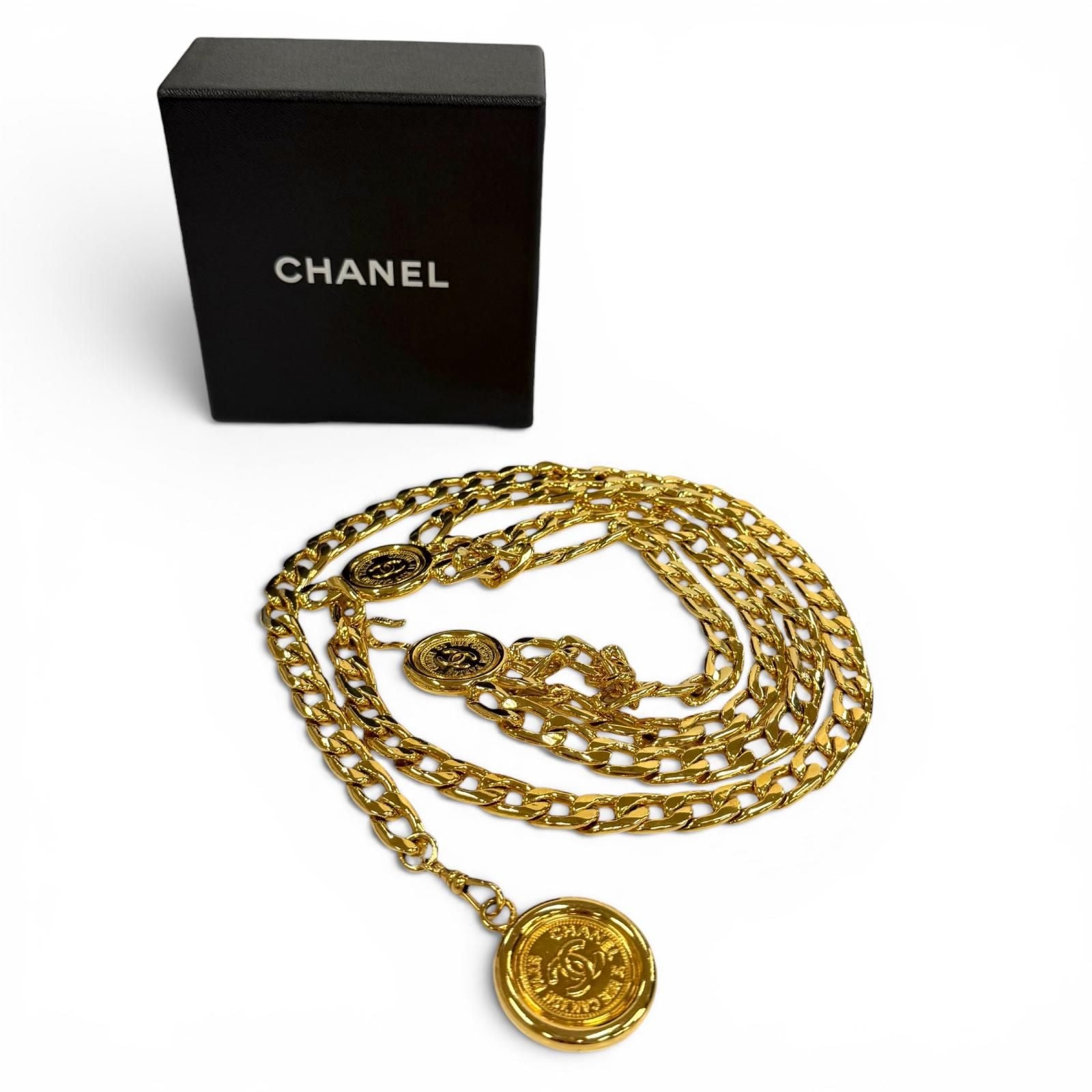 Chanel Vintage CC Logo Metal Chain Belt Gold — view 2