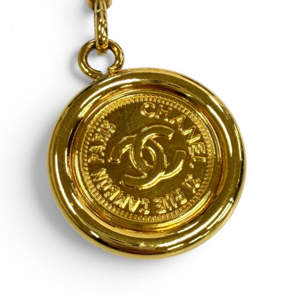 Chanel Vintage CC Logo Metal Chain Belt Gold — view 5