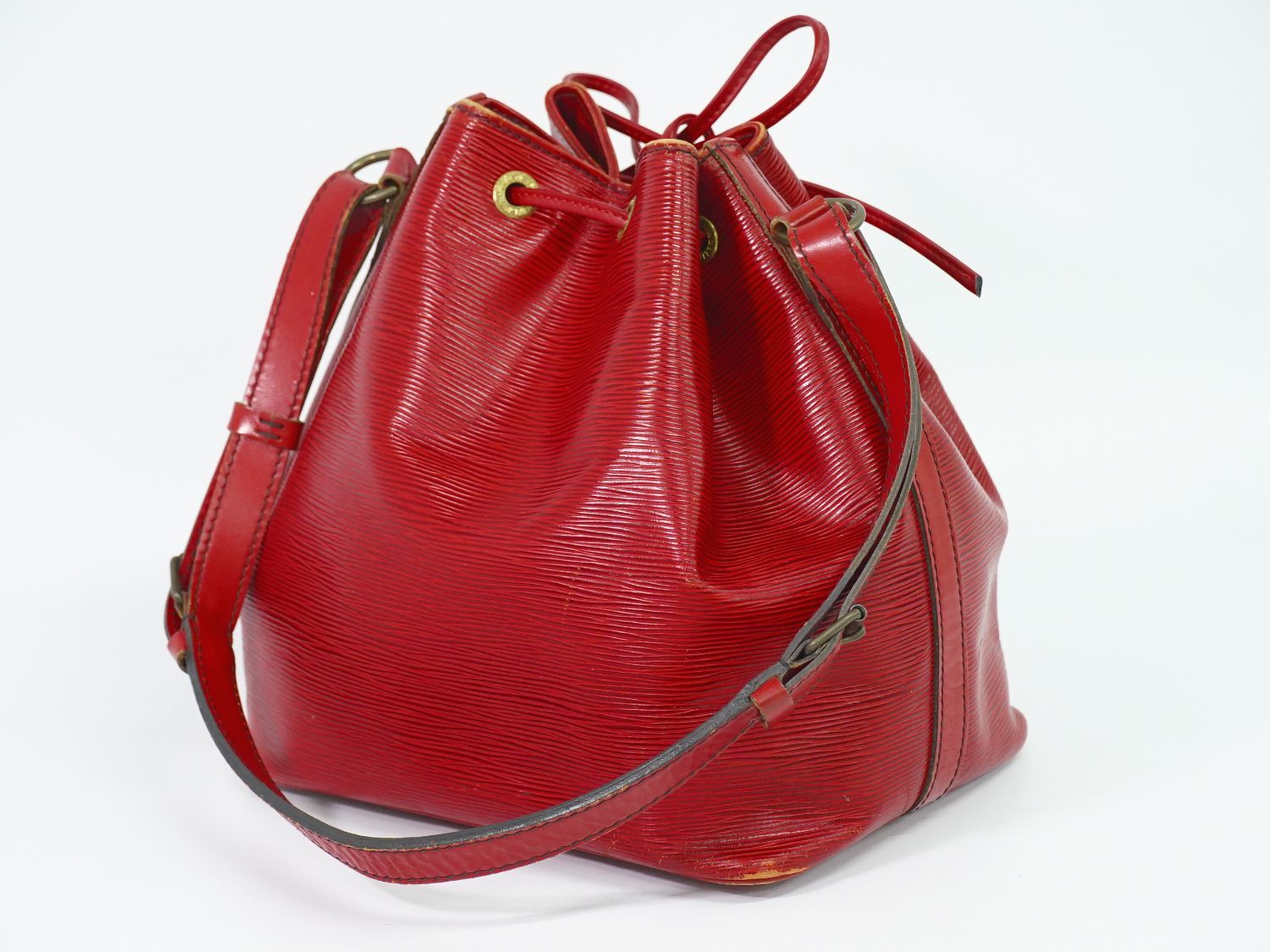 Louis Vuitton LV Petit Noe Epi Leather Shoulder Bag — view 2