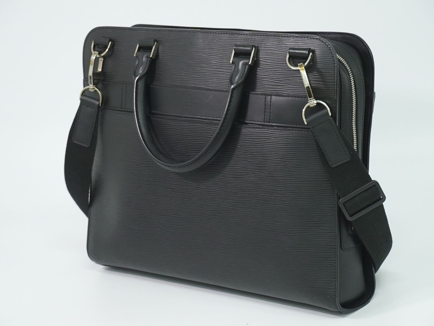 Louis Vuitton LV Bassano MM Epi Leather 2-Way Business Bag Handbag Noir Black — view 2