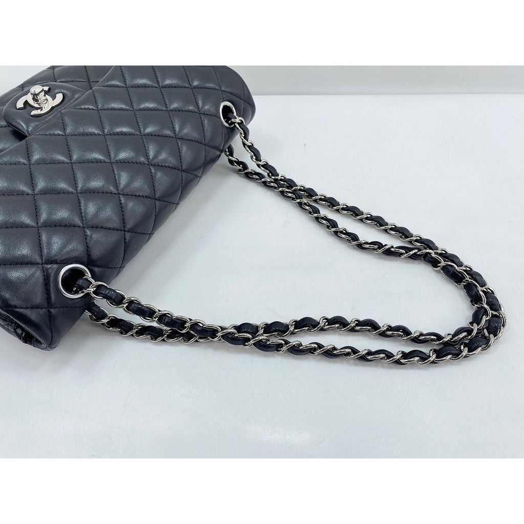 Chanel Shoulder Bag Quilted 25 — view 9