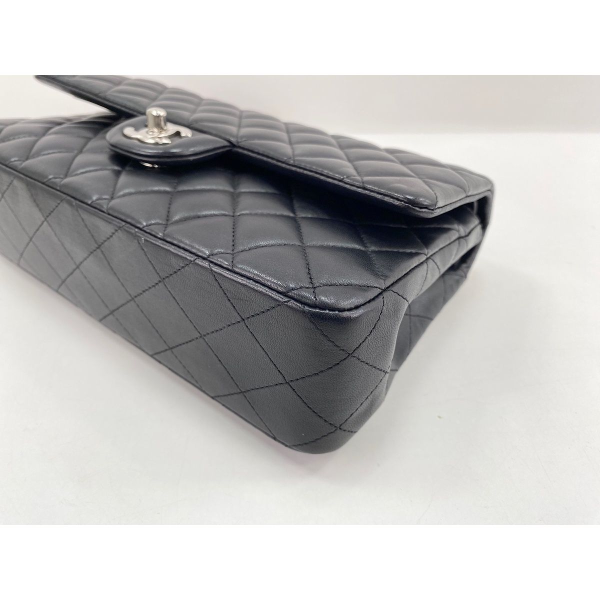 Chanel Shoulder Bag Quilted 25 — view 8