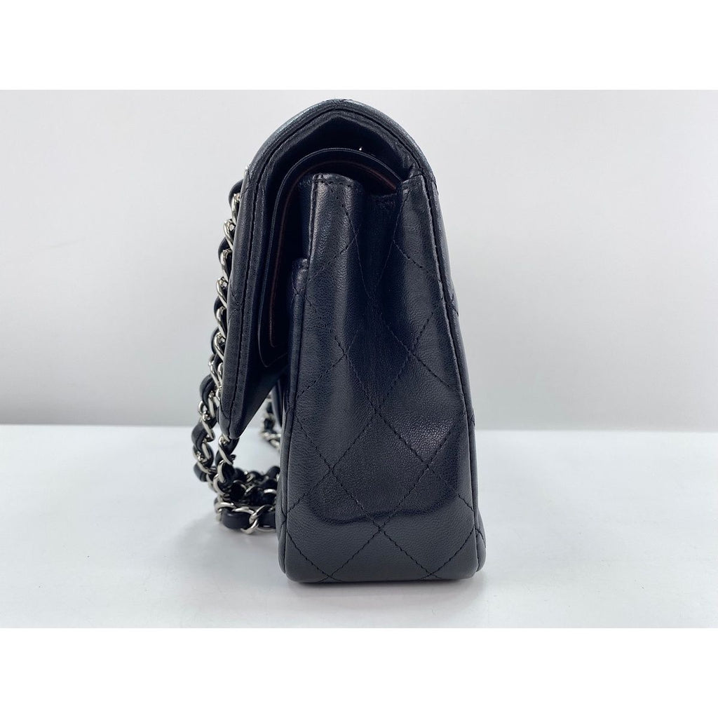 Chanel Shoulder Bag Quilted 25 — view 4