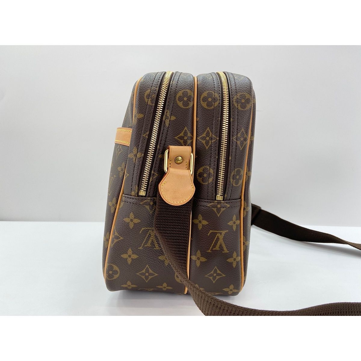 Louis Vuitton Shoulder Bag Reporter GM — view 5