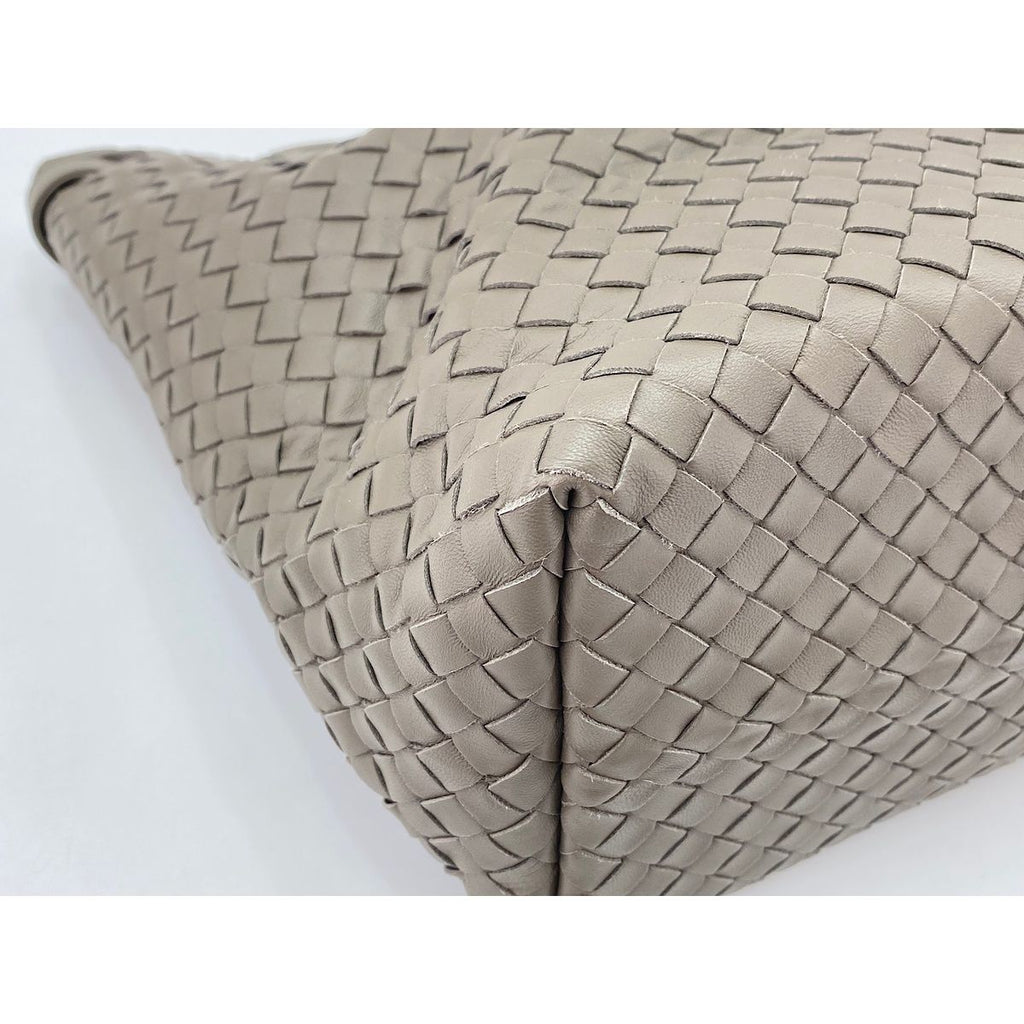 Bottega Veneta Tote Intrecciato — view 9