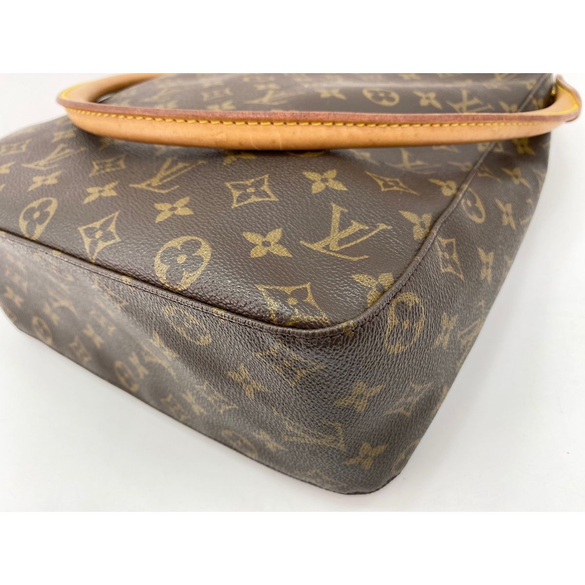 Louis Vuitton Shoulder Bag Looping GM — view 9