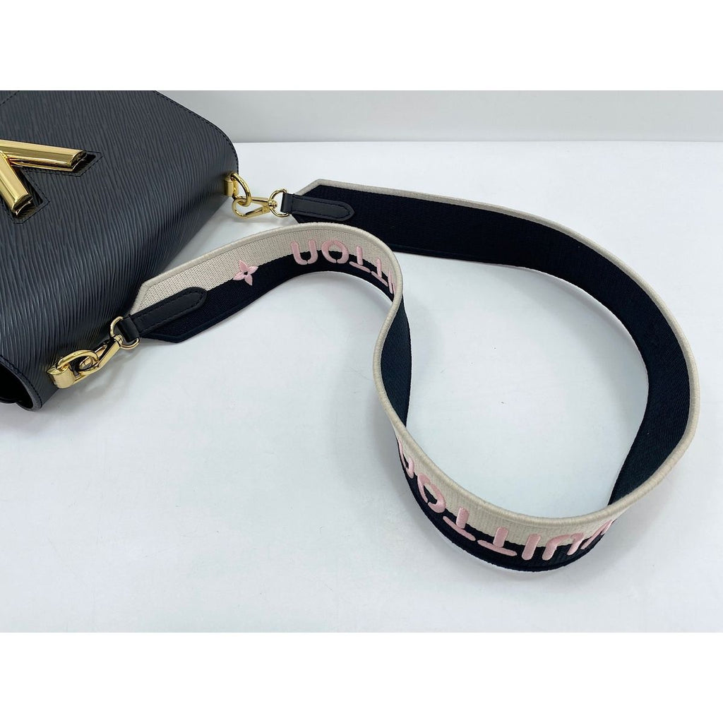 Louis Vuitton Shoulder Bag Twist MM — view 9