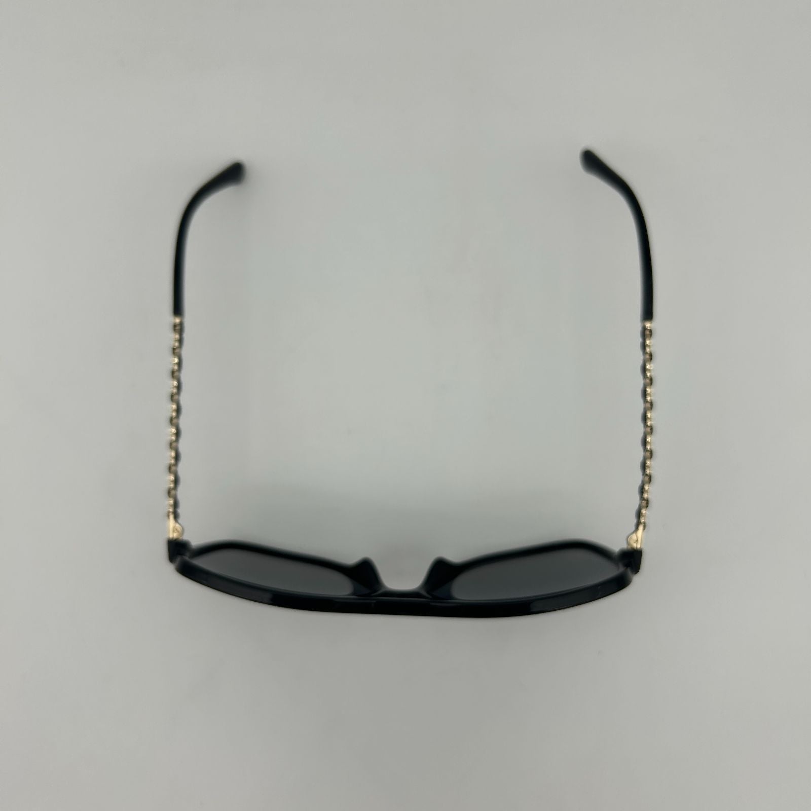 Chanel CC Logo Polarized Sunglasses Black Gray Gradient Eyewear — view 3