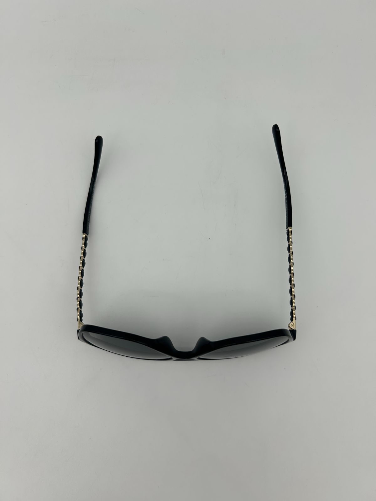 Chanel CC Logo Polarized Sunglasses Black Gray Gradient Eyewear — view 4