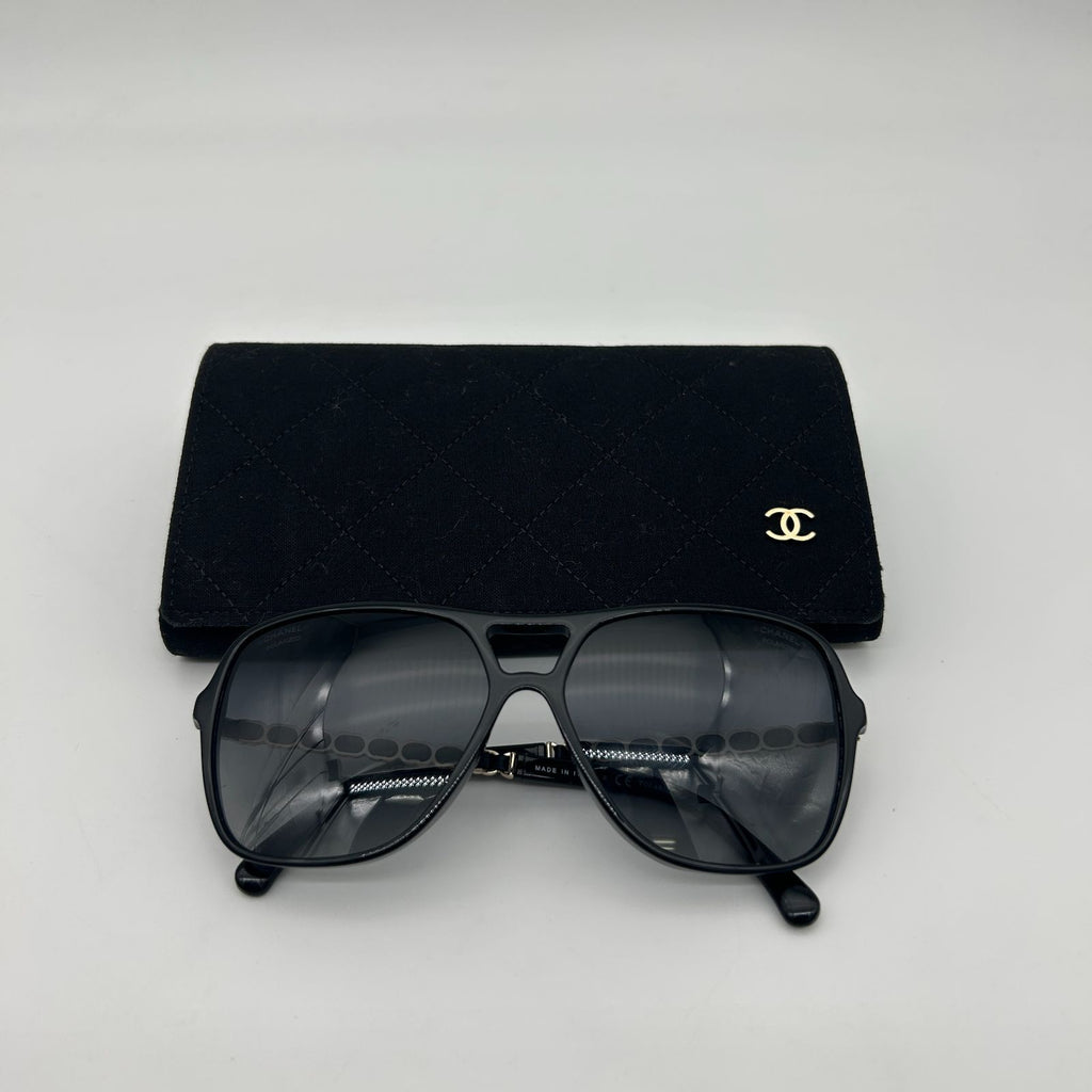 Chanel CC Logo Polarized Sunglasses Black Gray Gradient Eyewear