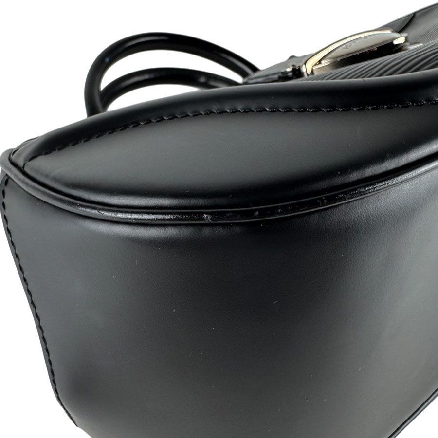 Louis Vuitton Handbag Epi Sac Montaigne — view 8
