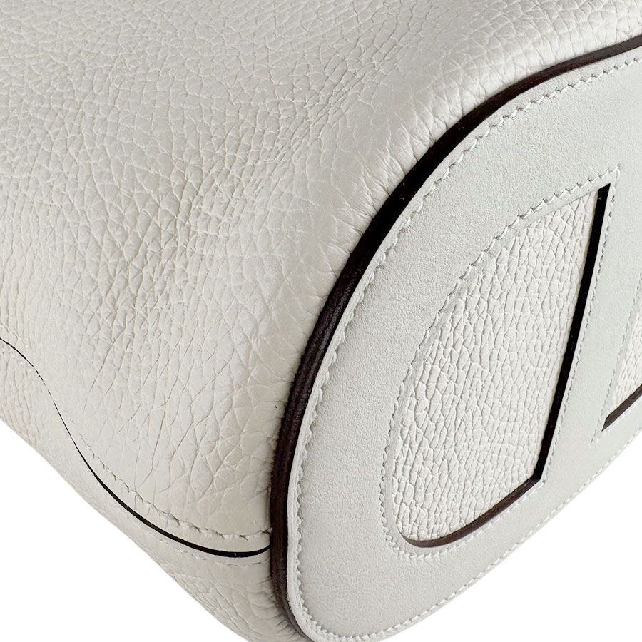 Hermes Handbag in the Loop 18 — view 8