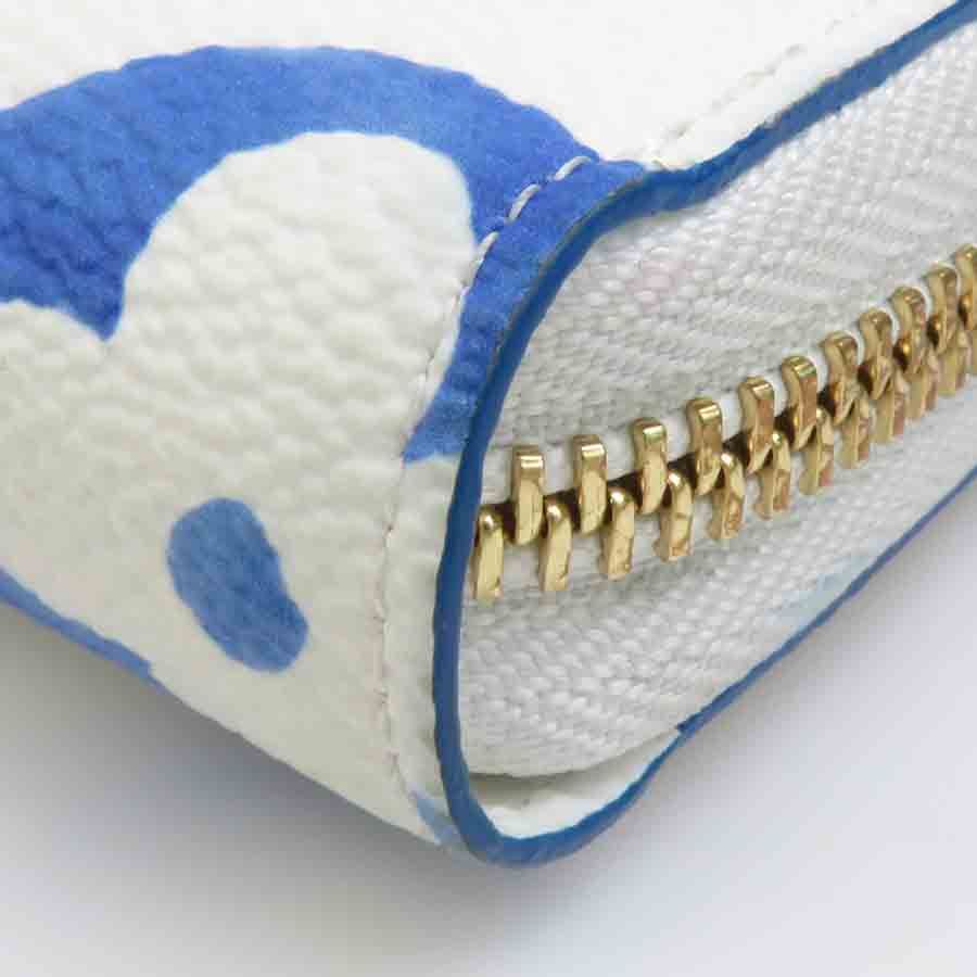 Louis Vuitton Zip Around Wallet Monogram Giant LV by the Pool — view 7